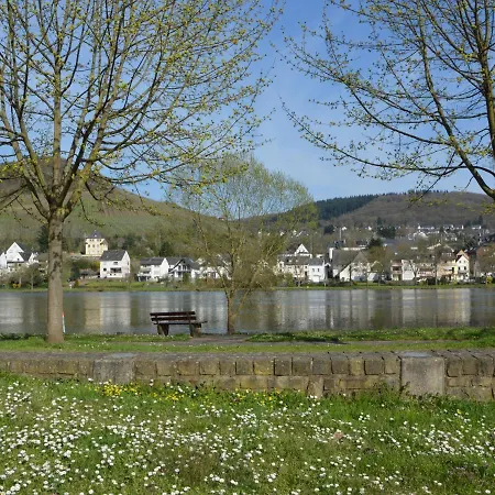 Cozy In With River Nearby Lejlighed *